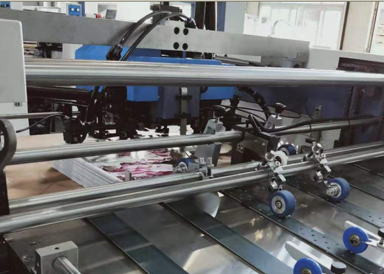 China Máquina que lamina industrial 100 de la dirección vertical - grueso de papel 500Gsm proveedor