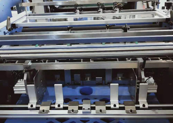 China Máquina de perforación automática 100 del laminador del rollo - grueso de papel 500Gsm proveedor